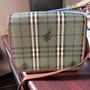 Burberry crossbody/shoulder bag
